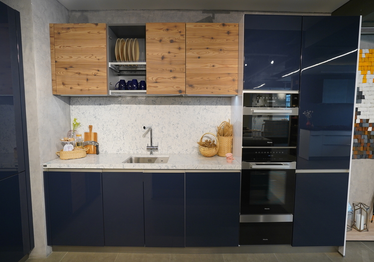 How to design a luxury modular kitchen?