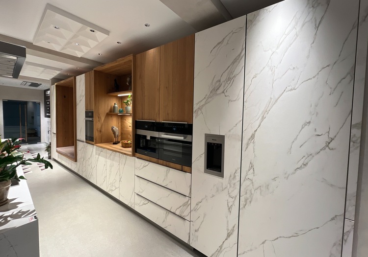 Here Are The 6 Reasons To Have a Kitchen Island in Your Modern Indian Kitchen