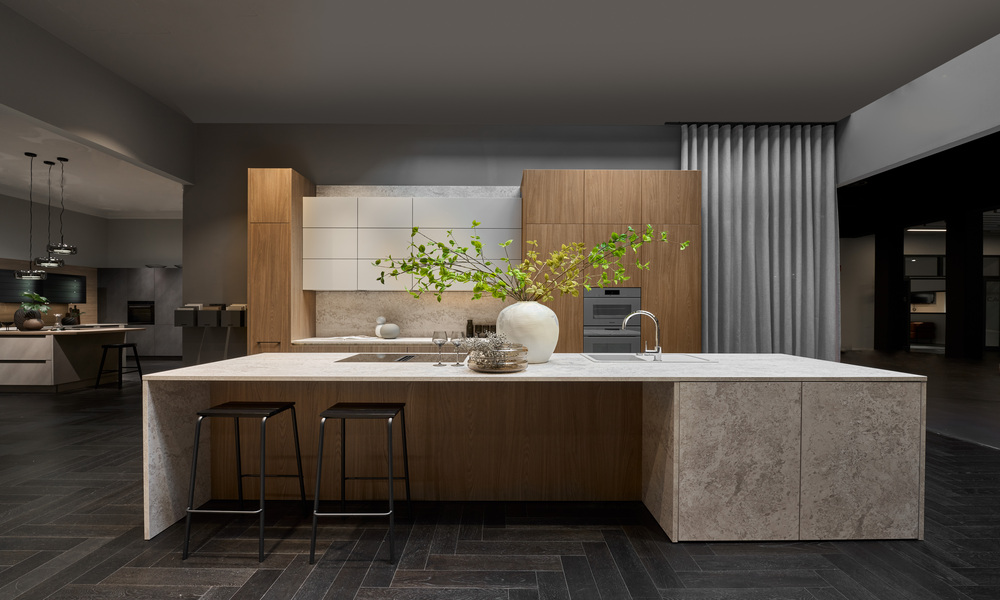AV 2020-GL Brown Luxor / AV 3050-GL Beige Granite / AV 6000 NCS S2502-Y50R / AV 6000 NCS S6005-Y50R