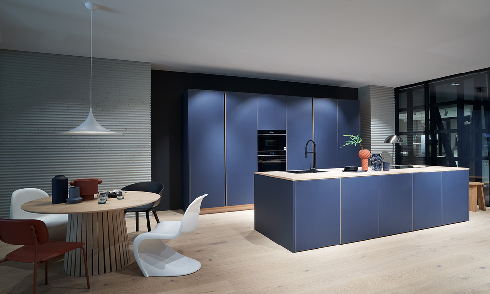 AV 7080 Smoky Blue