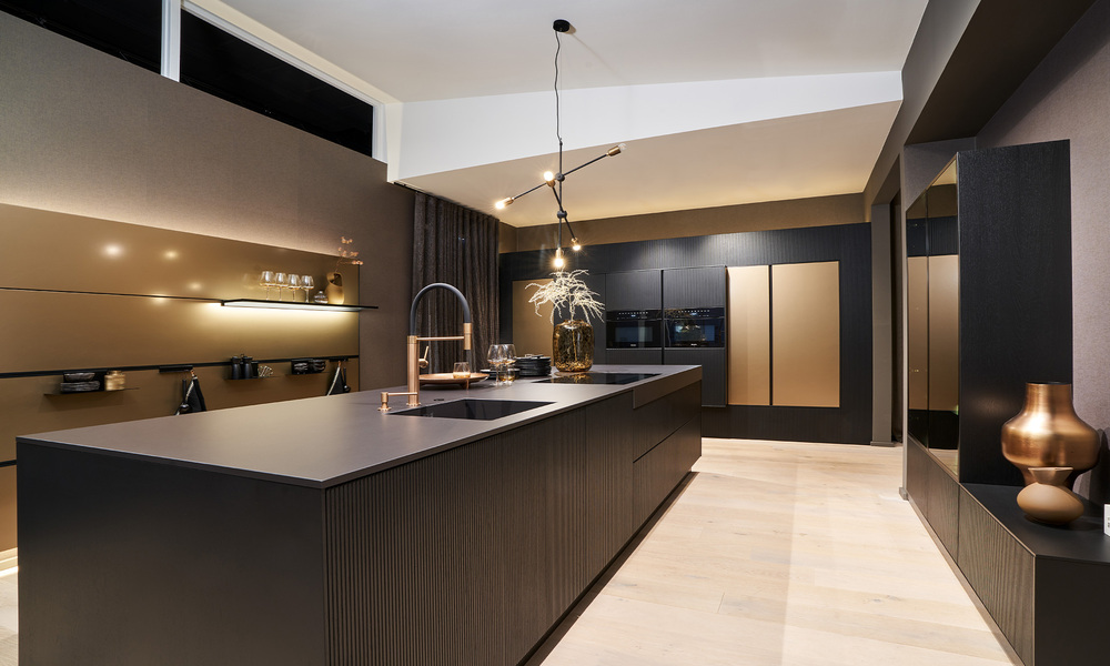 AV 6023-GL Black Oak / AV 7070 Bronze
