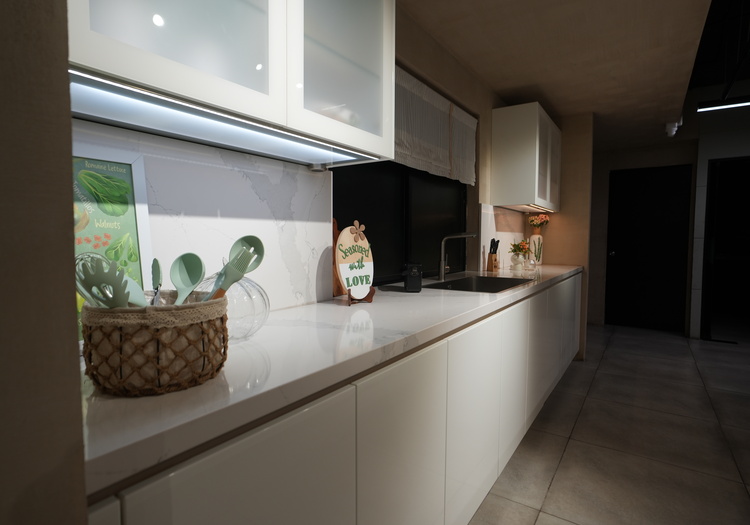 7 Questions to Ask at a Modular Kitchen Showroom Before Signing Anything