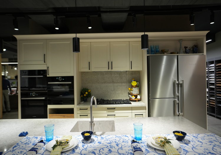 Do Handleless Kitchens Work for Indian Cooking The Honest Answer (with Oil, Masala, and Turmeric)